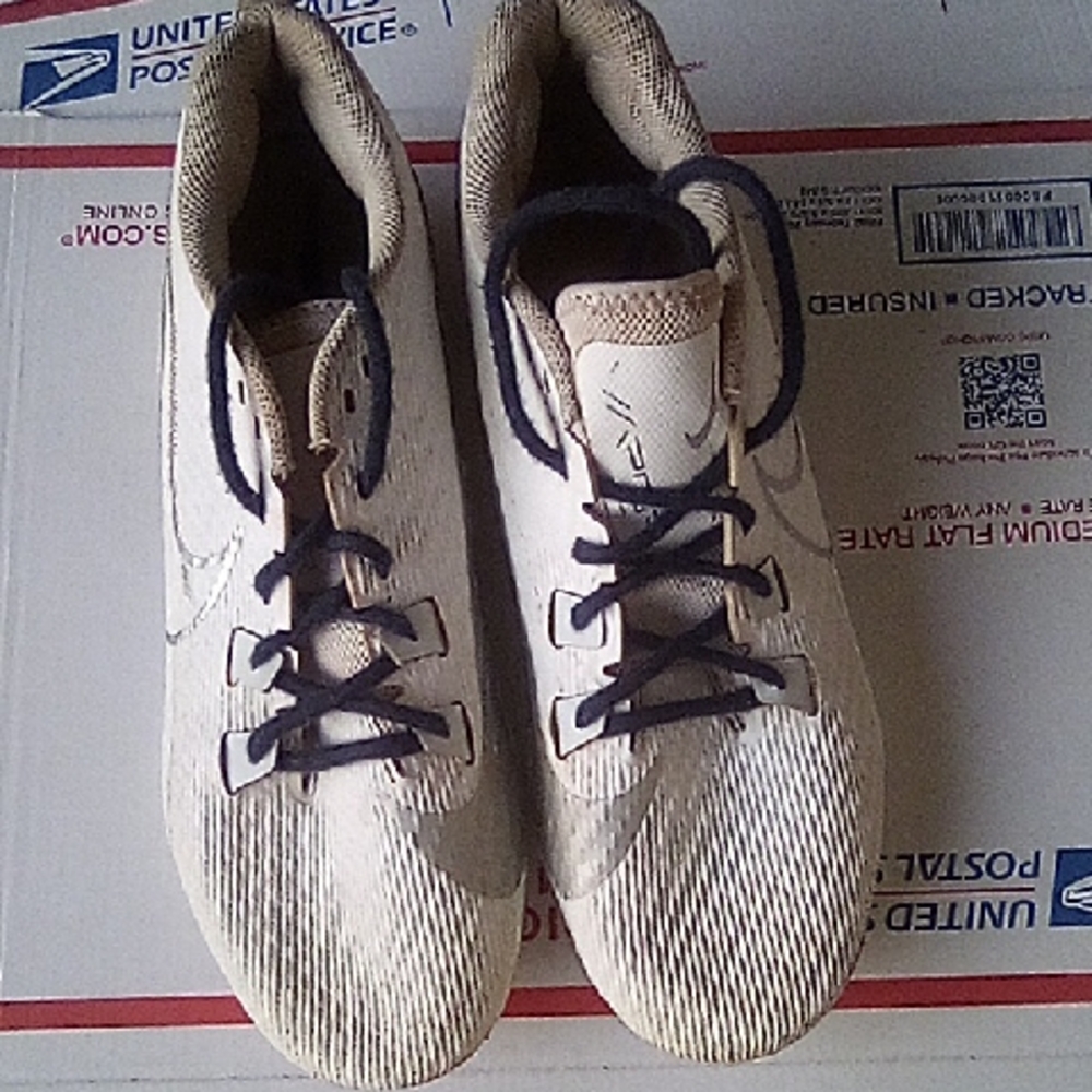 Nike Vapor Baseball Shoes With Cleats Size 9.5